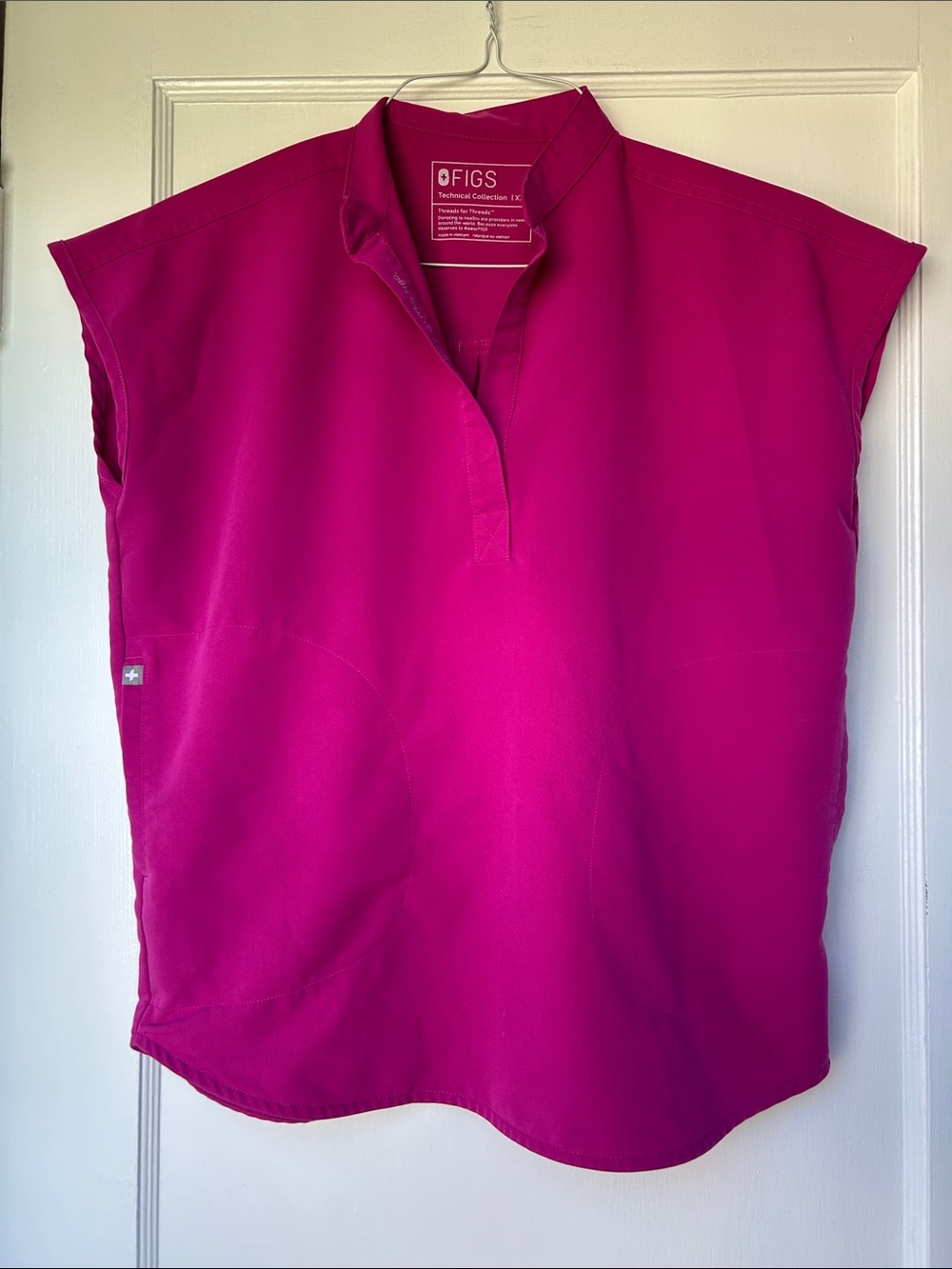Figs Rafaela Magenta Cap-Sleeve Oversized Scrub Top XXS